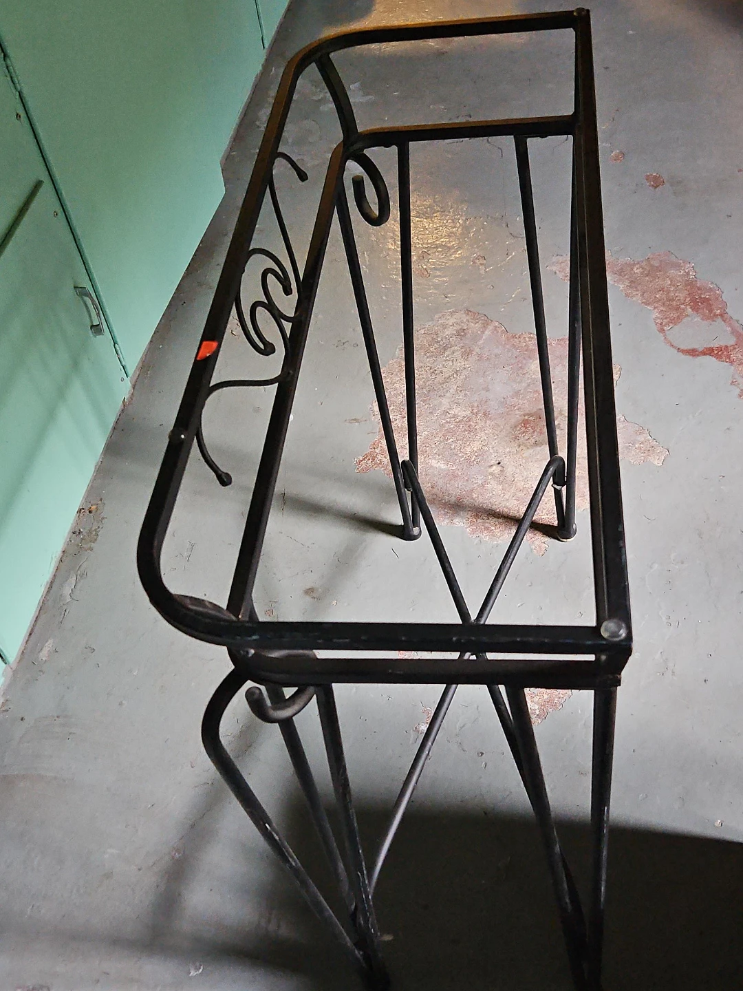 Black Metal Plant Stand