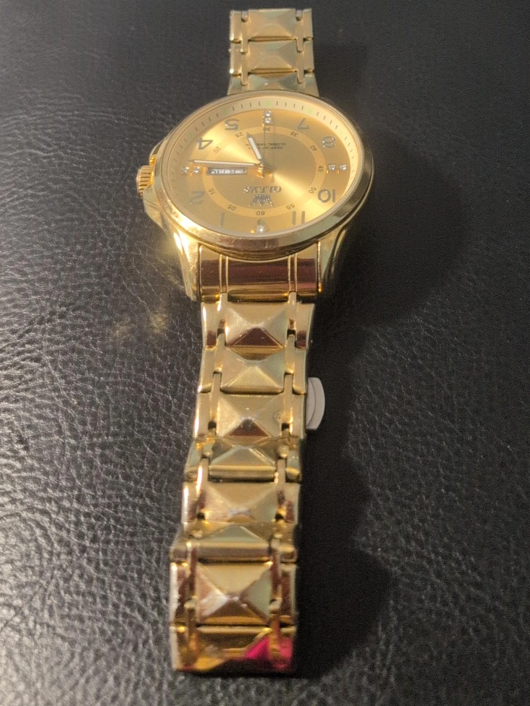 Satio Gold Tone Watch no battery