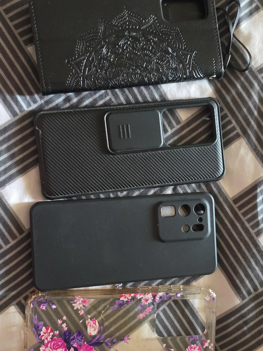 Mixed Lot of 4 Phone Cases