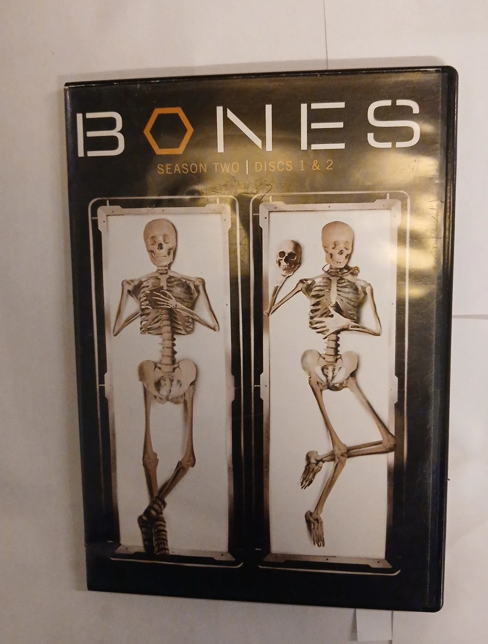 Bones Season Two, Discs 1 & 2 DVD