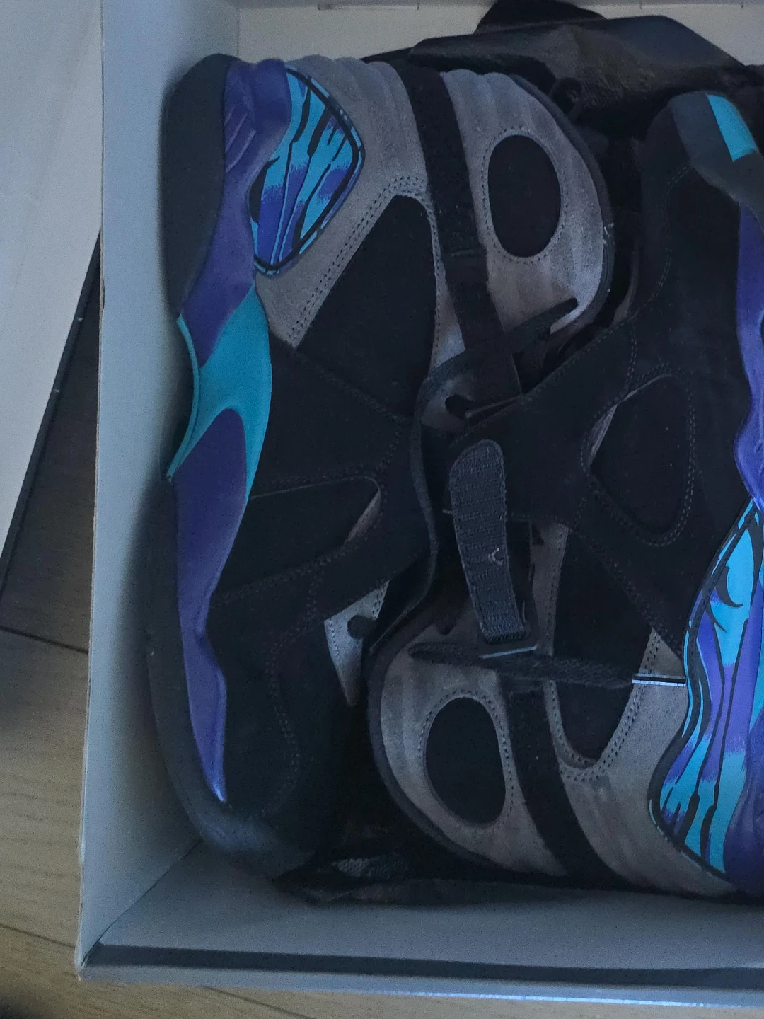 Air Jordan 8 "Arctic Punch"