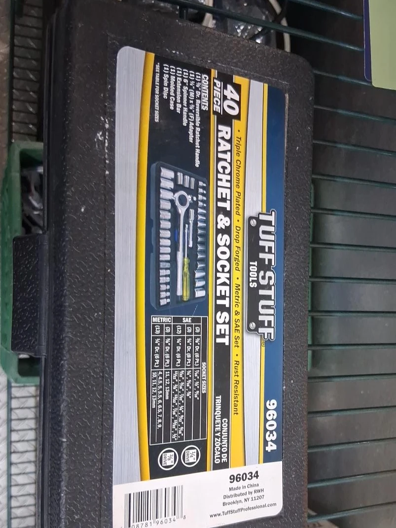 Tuff Stuff 40 Piece Ratchet & Socket Set