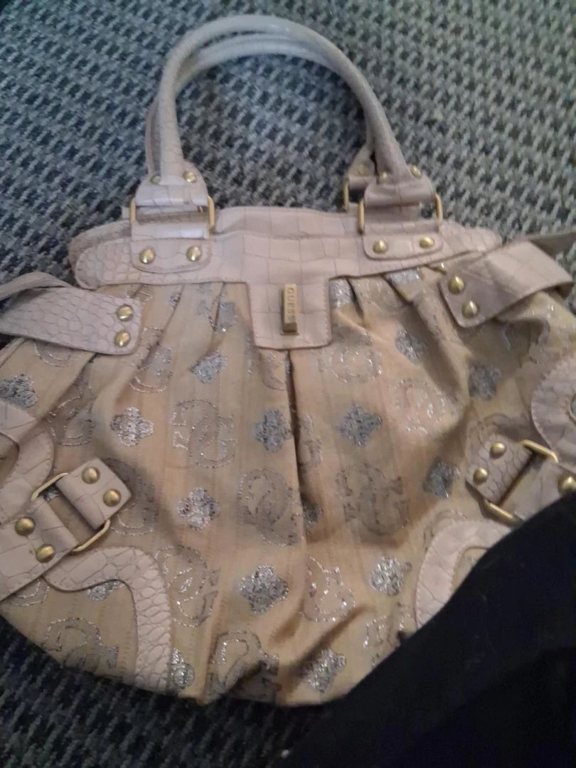 GUESS Shoulder Bag