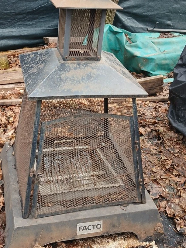 FACTO Outdoor Fireplace