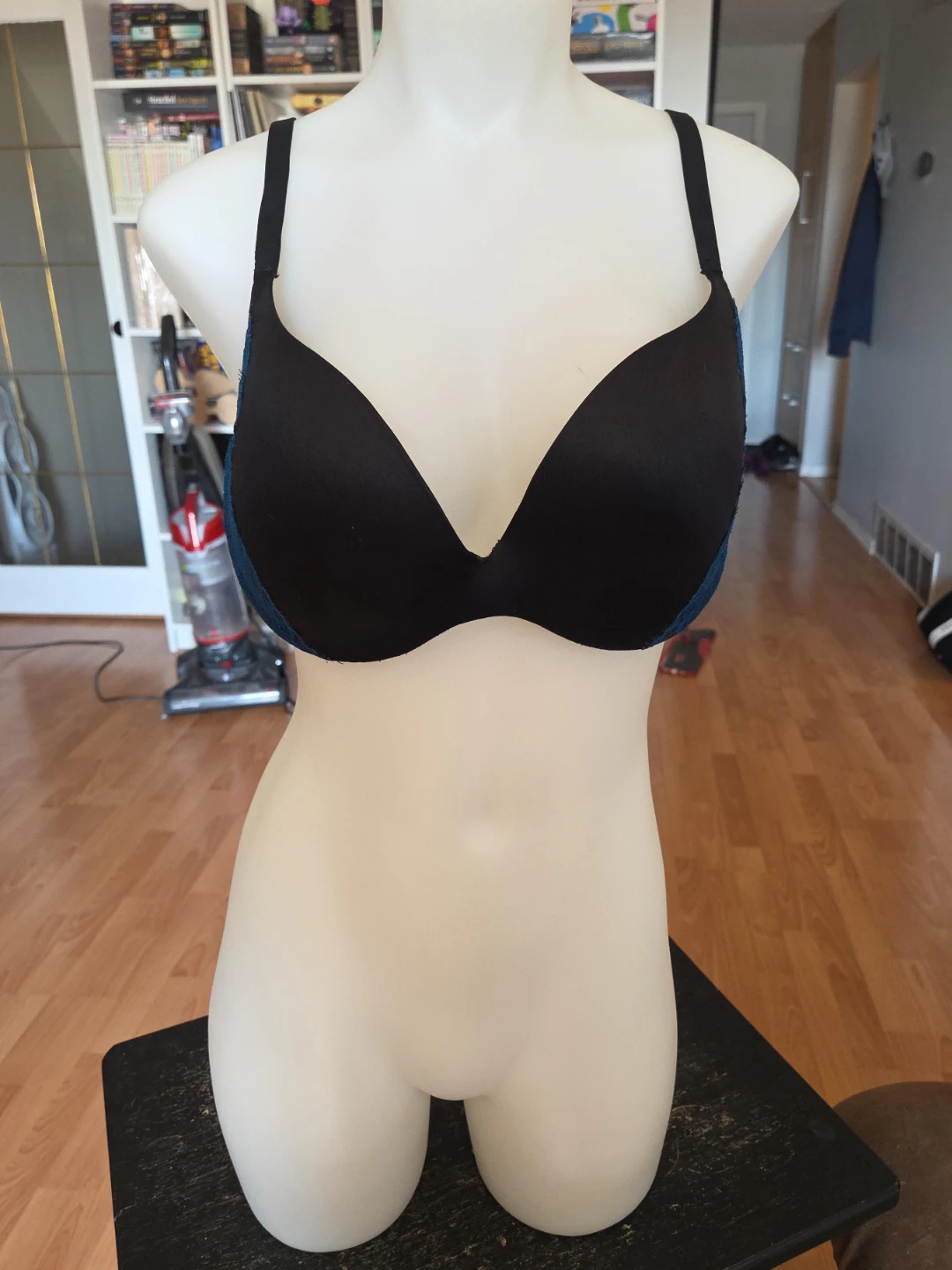 La Senza Push-Up Bra - Black & Blue Lace - Size 36D