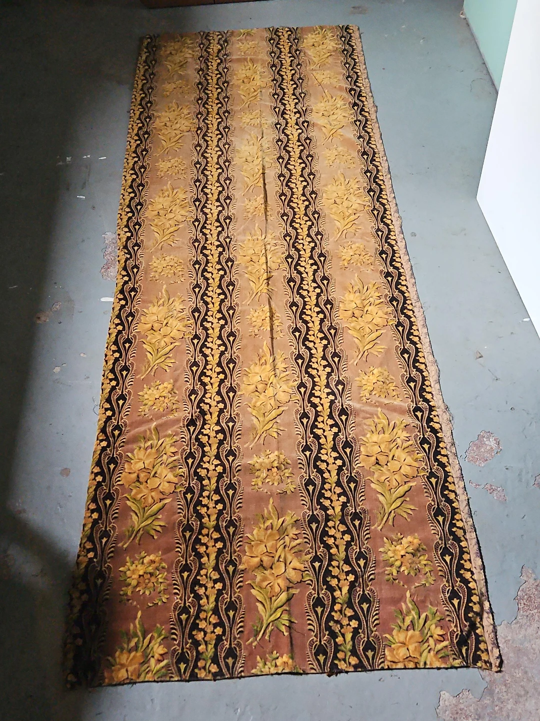 Vintage Floral Fabric Runner