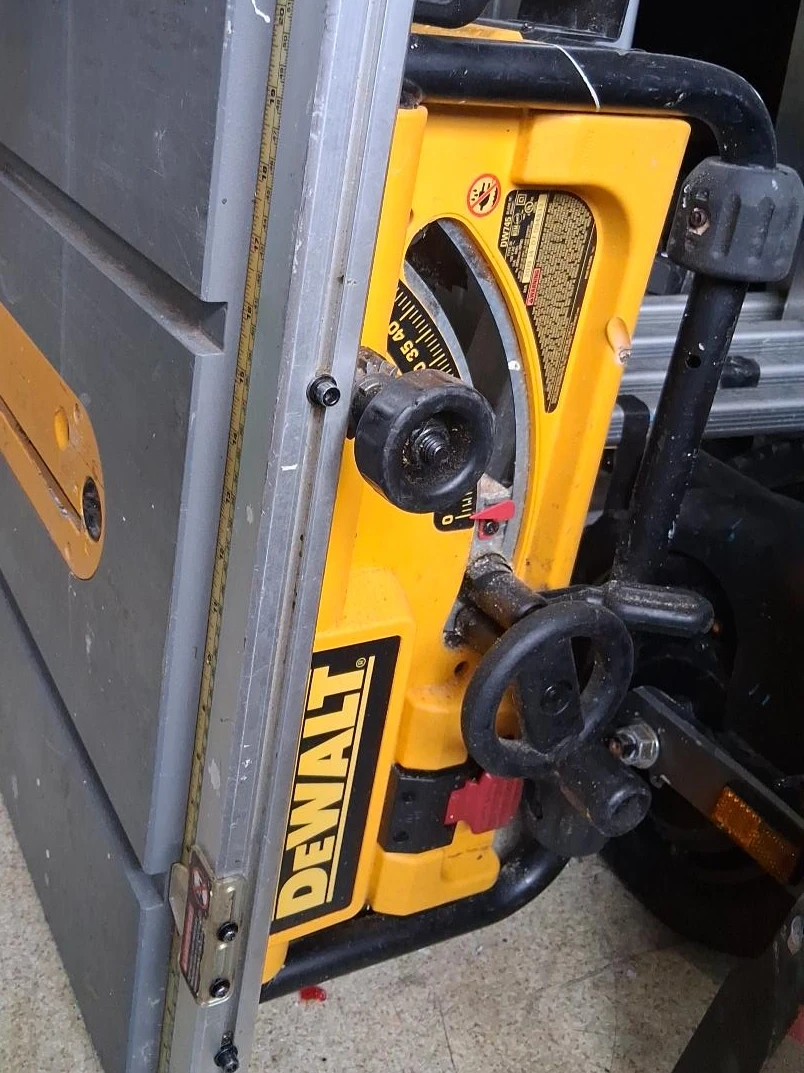 DEWALT Table Saw