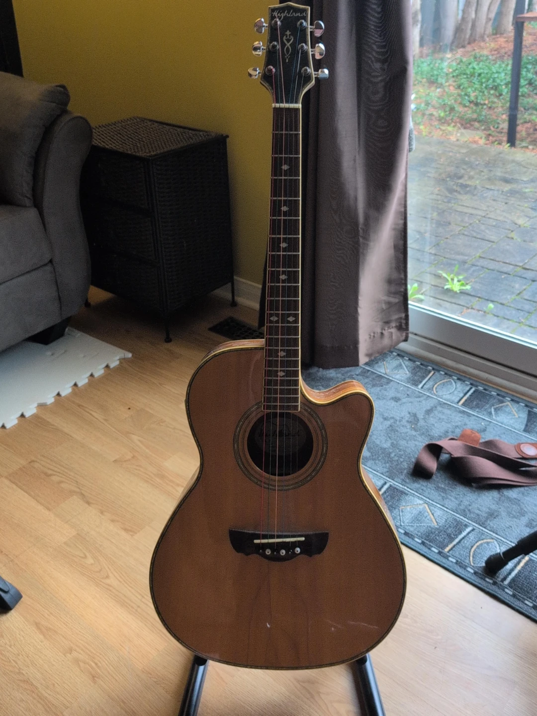 Highland Acoustic Guitar