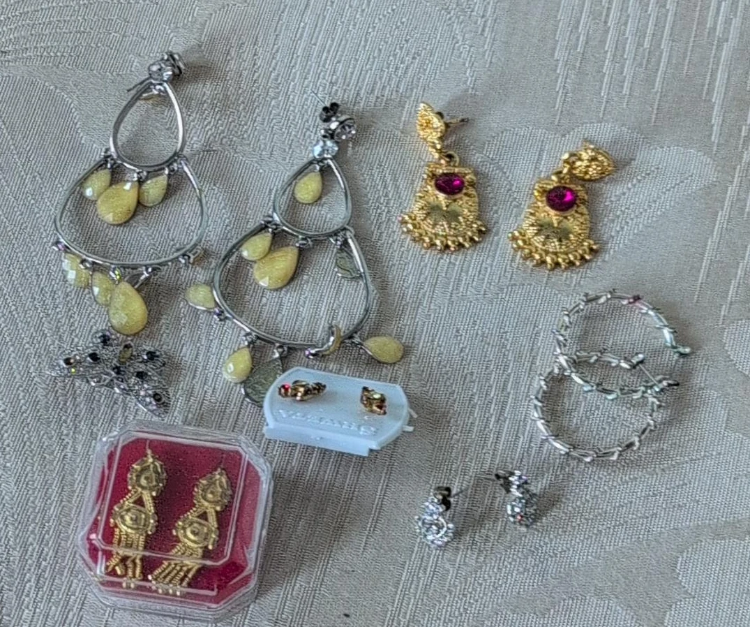 Assorted Women's Earrings - Silver and Gold Tones$1each