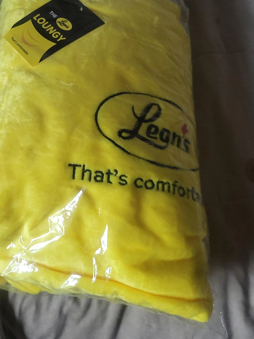 Leon's The Loungy Throw Blanket