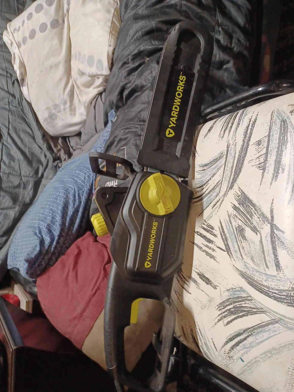 Yardworks Electric Chainsaw