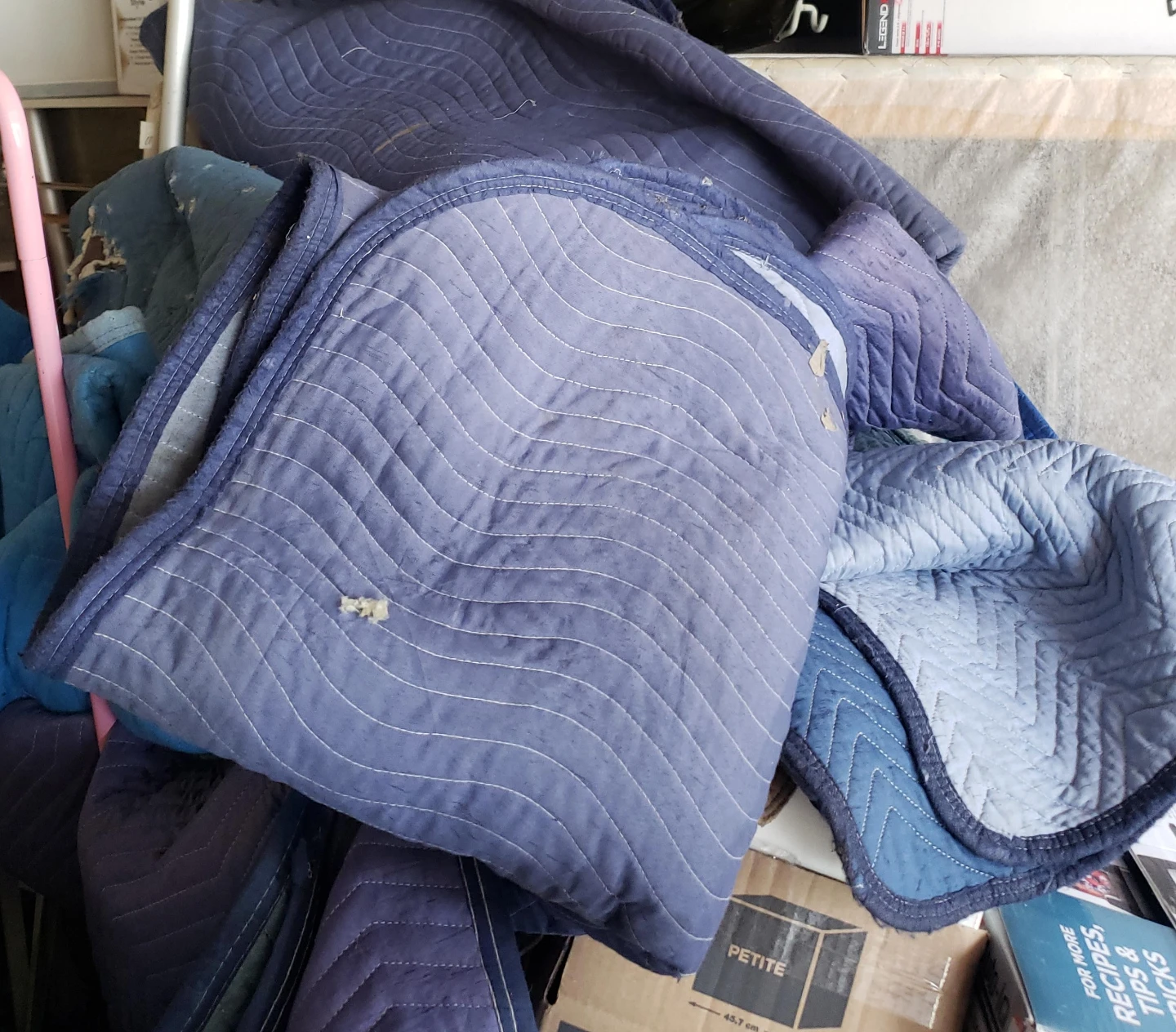 Moving Blankets - Blue Quilted Padded Covers a tote full