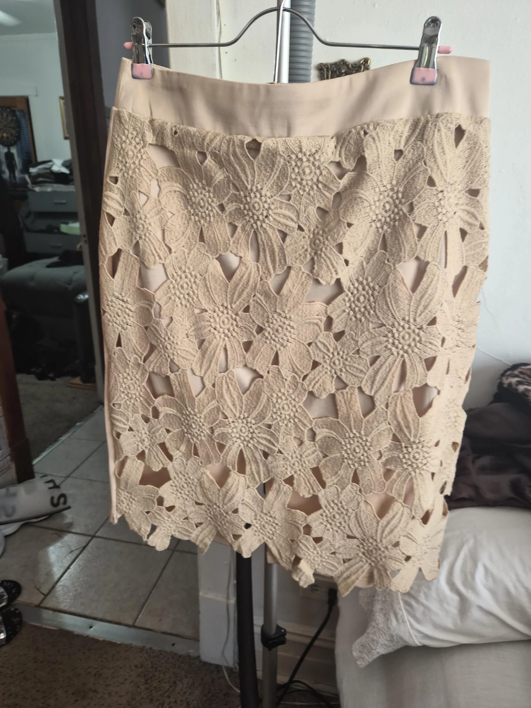Beige Lace Pencil Skirt