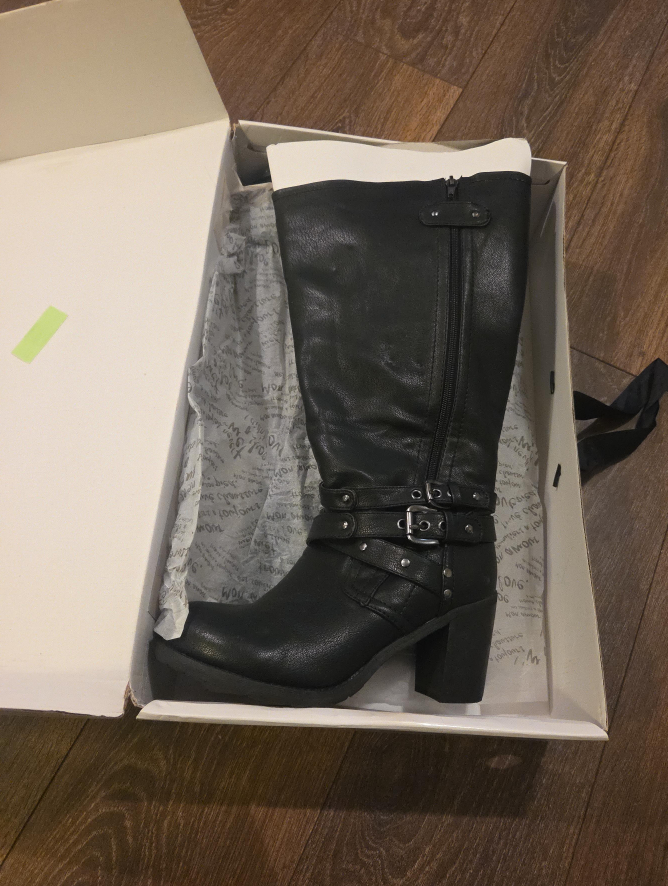 Women's Black Knee-High Boots