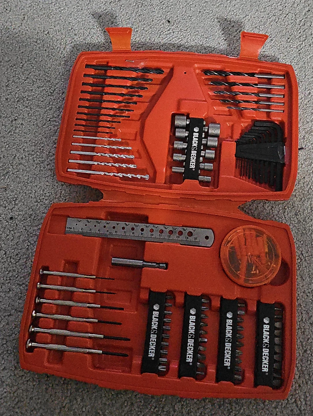 Black & Decker Drill Bit and Screwdriver Set