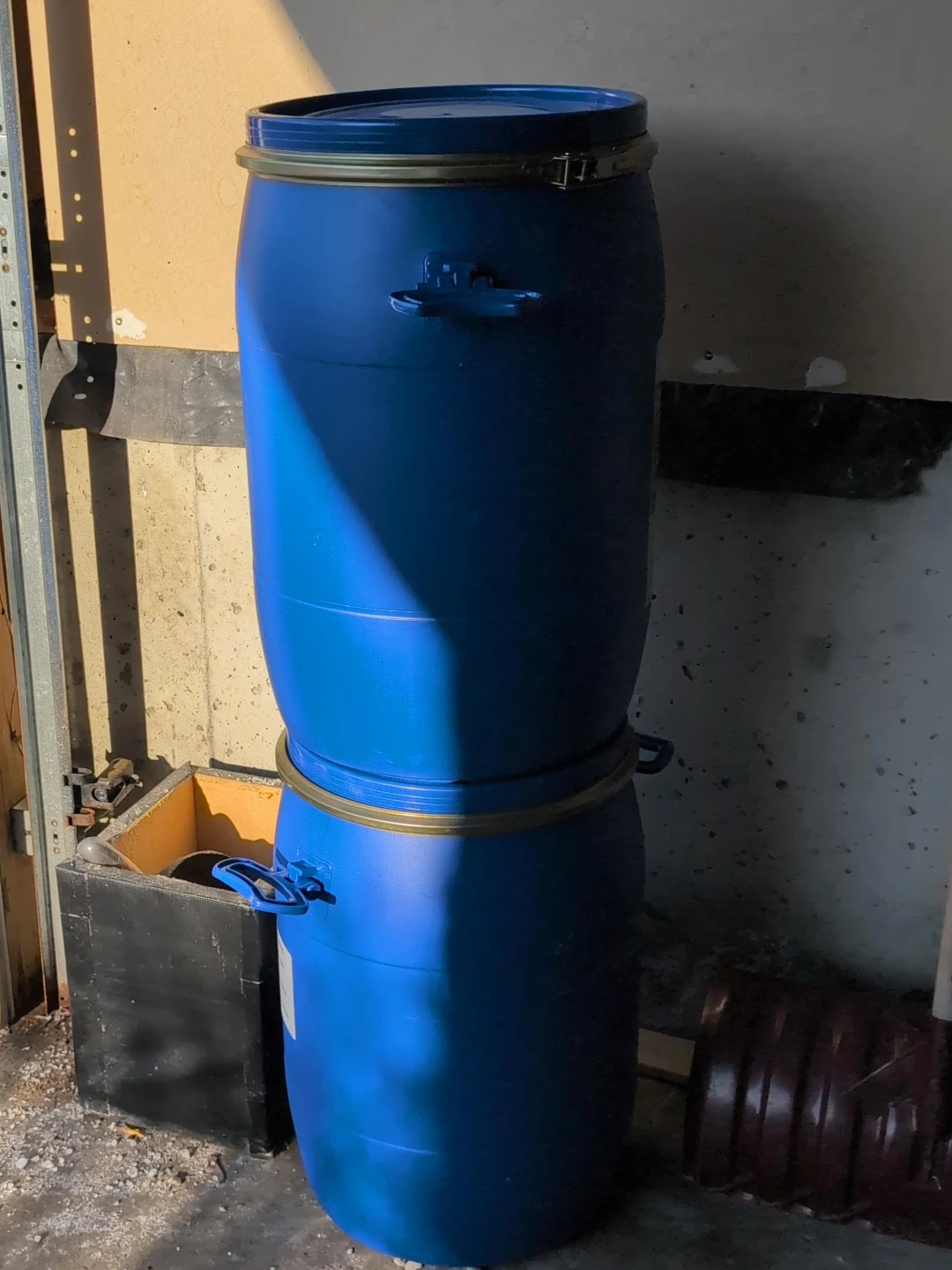 Blue Plastic Drum Barrel 25 dollars each