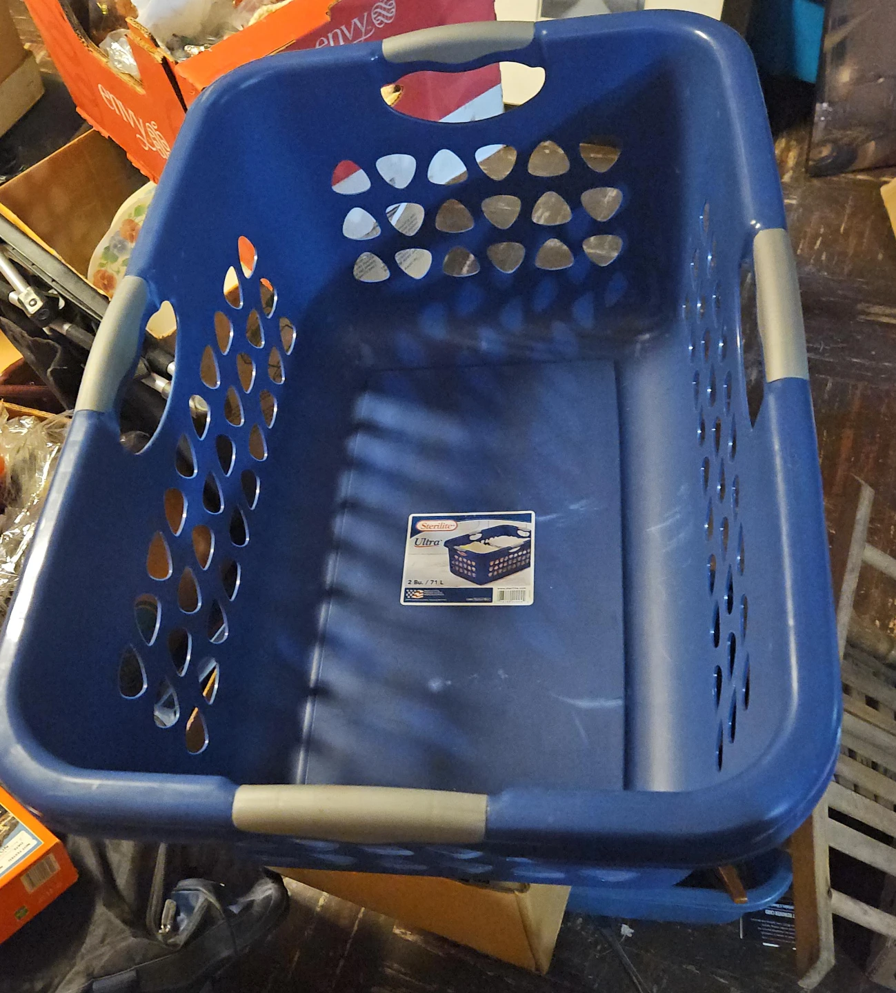 Sterilite Ultra Laundry Basket