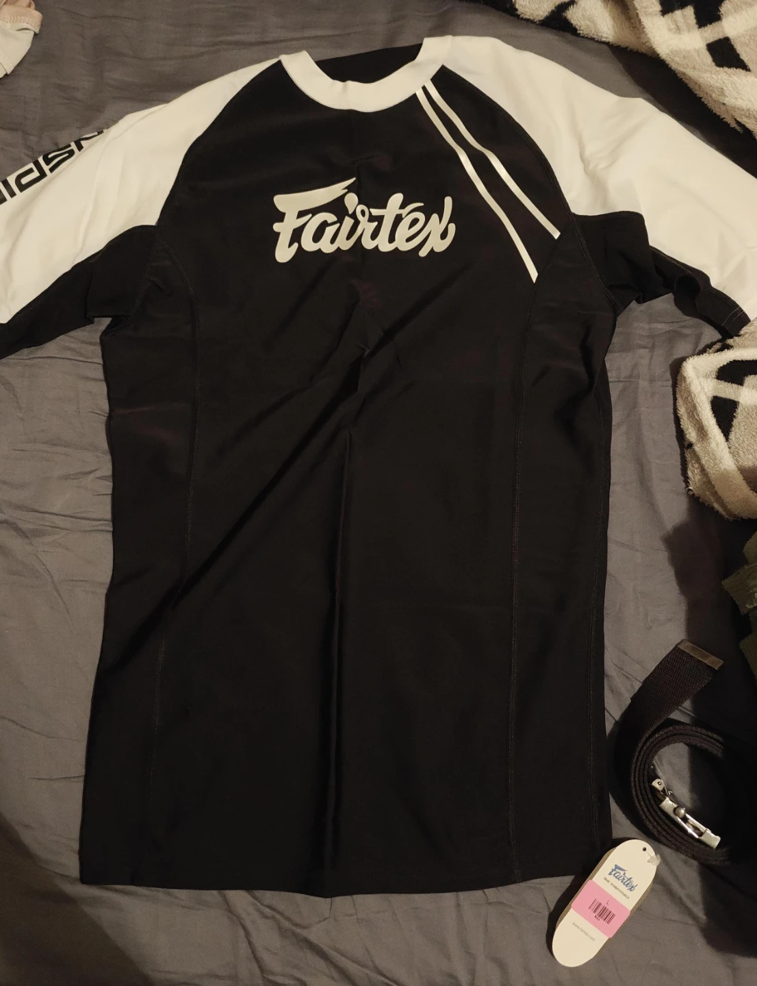 Fairtex Rashguard RG2 - Black & White - Size L