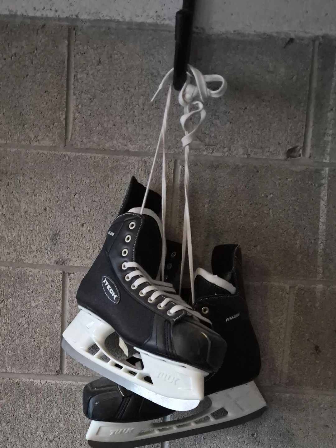 Youth Hockey Skates - Size 5
