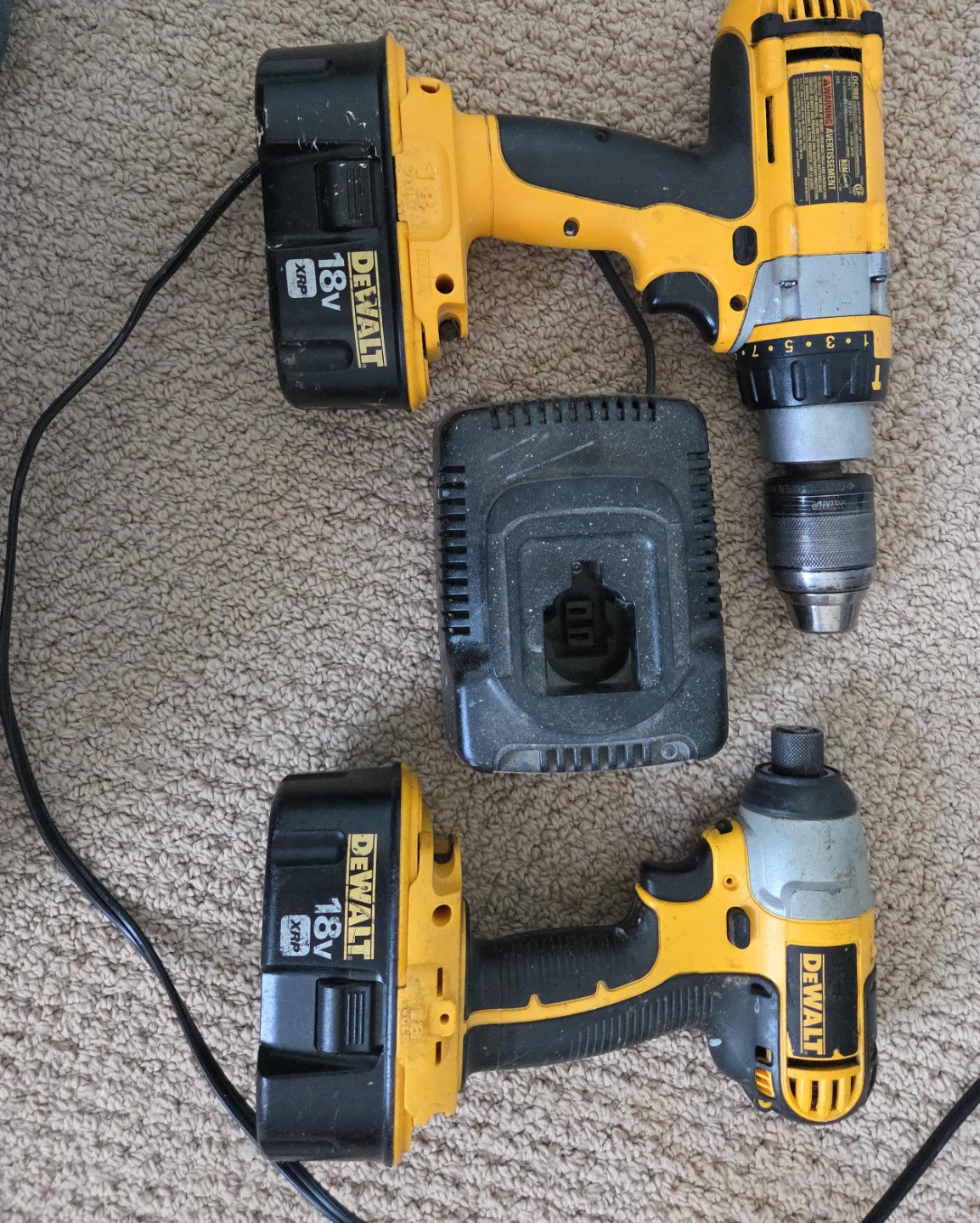 DeWalt 18V Cordless Drill and Impact Driver Combo Kit