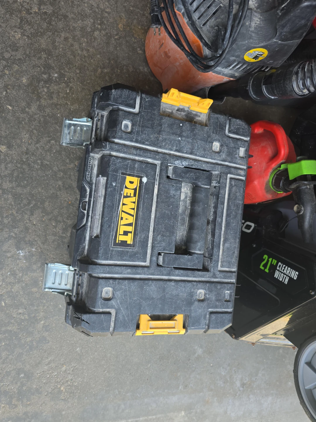 DEWALT Tool Box