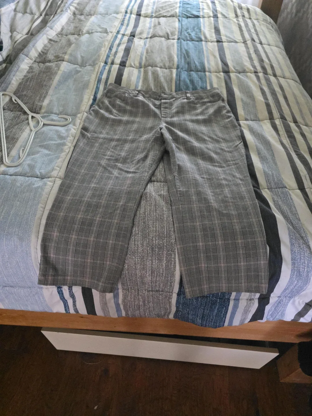 Ricki's Plaid Cropped Pants Size L