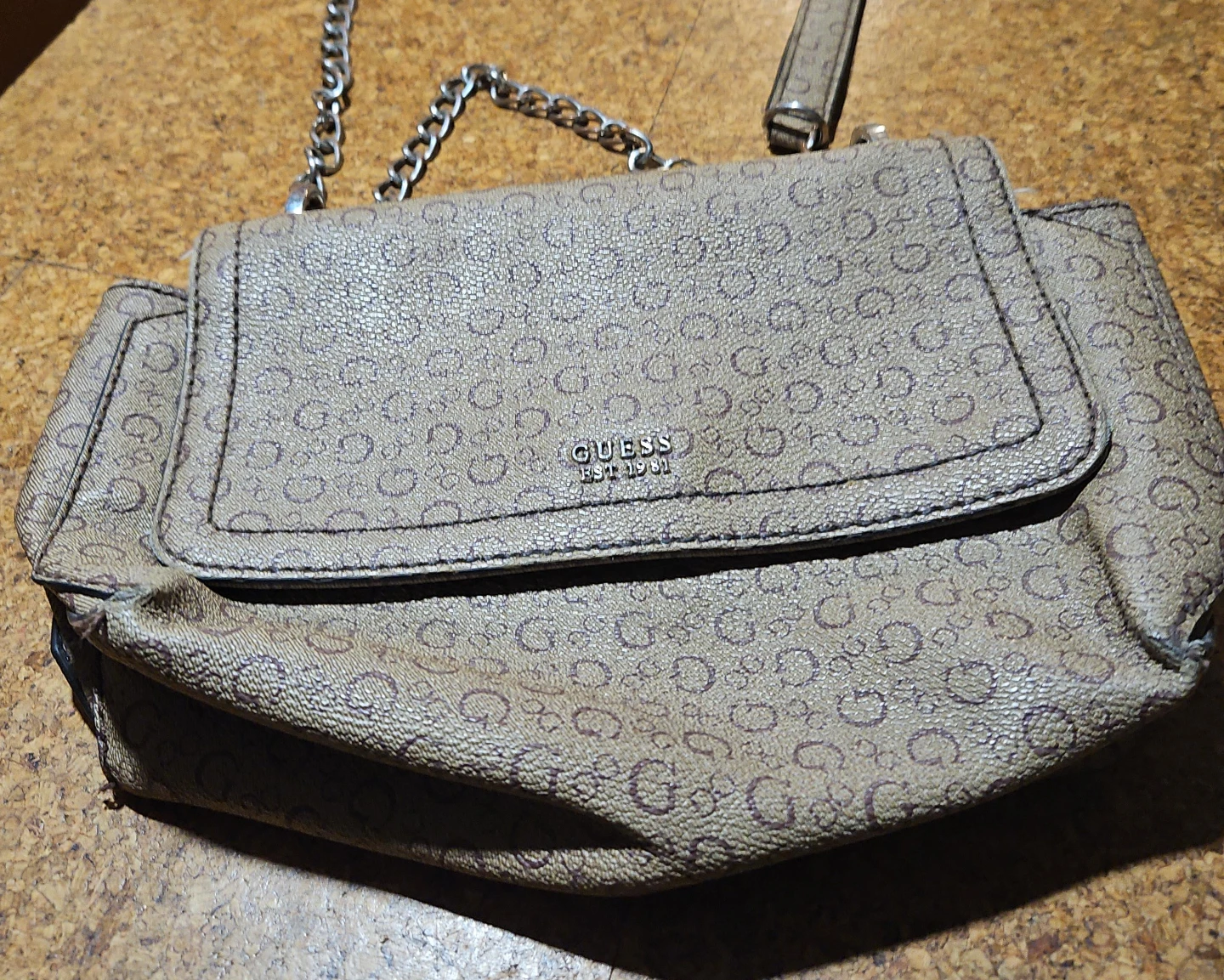 Guess Chain Shoulder Bag