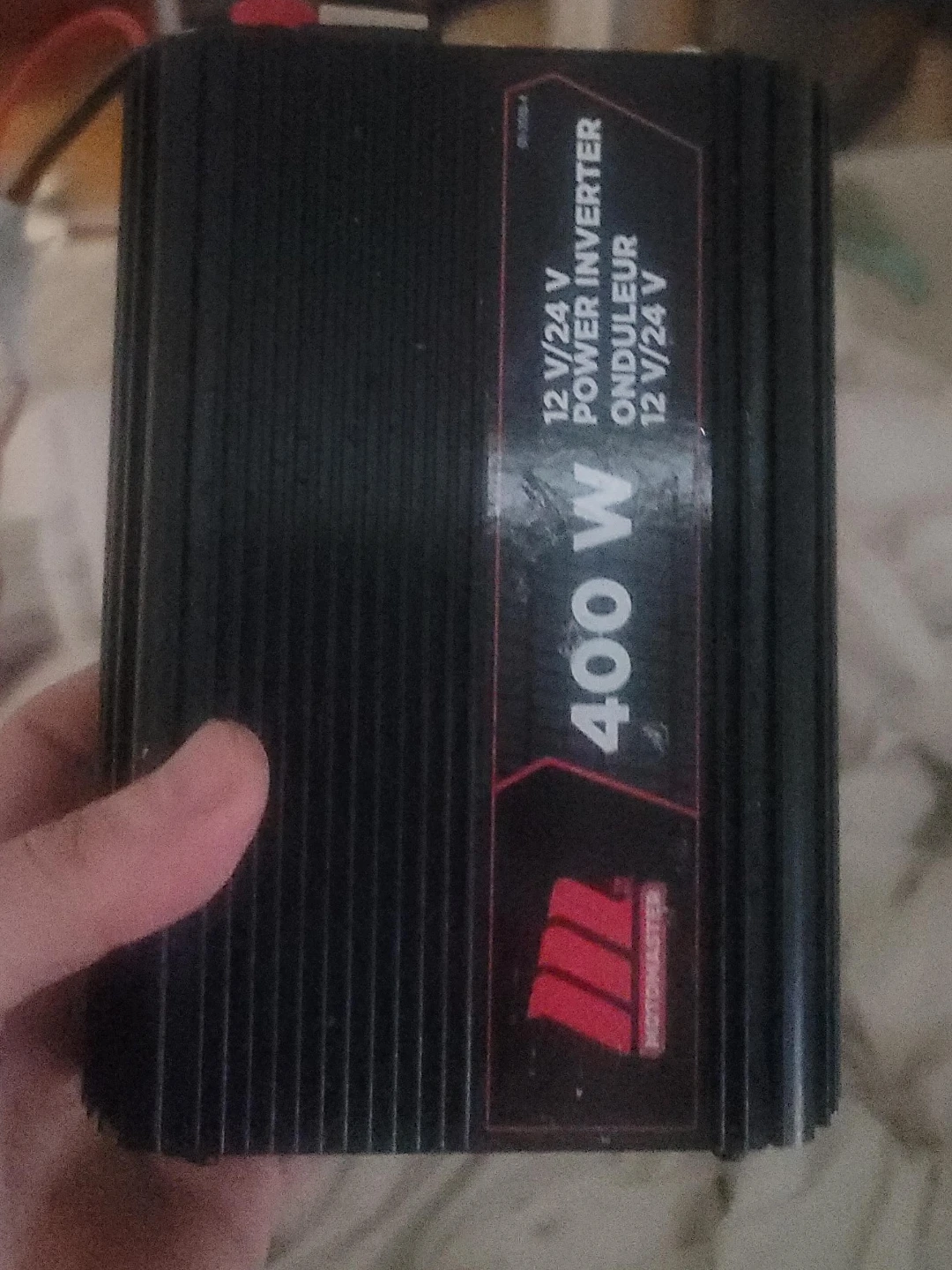 Motomaster 400W Power Inverter 12V/24V