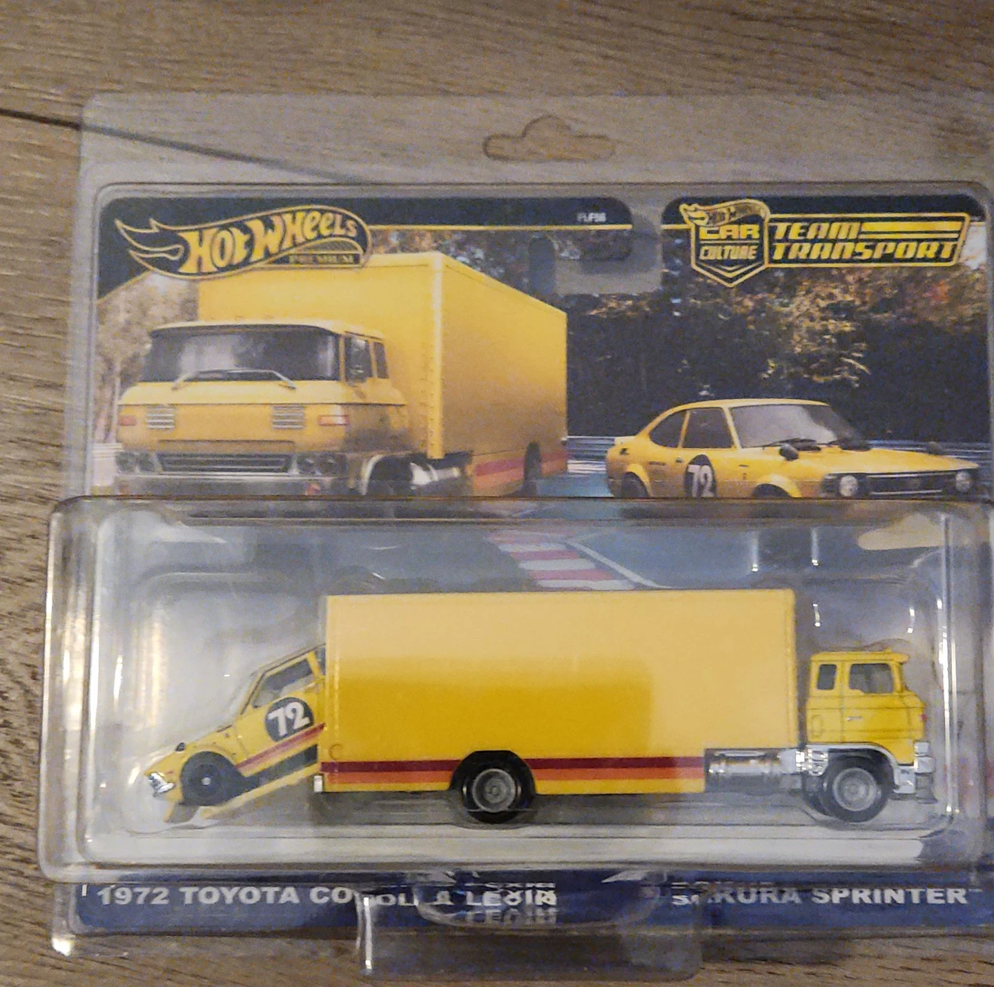 Hot Wheels 1972 Toyota Corolla and Sakura Sprinter