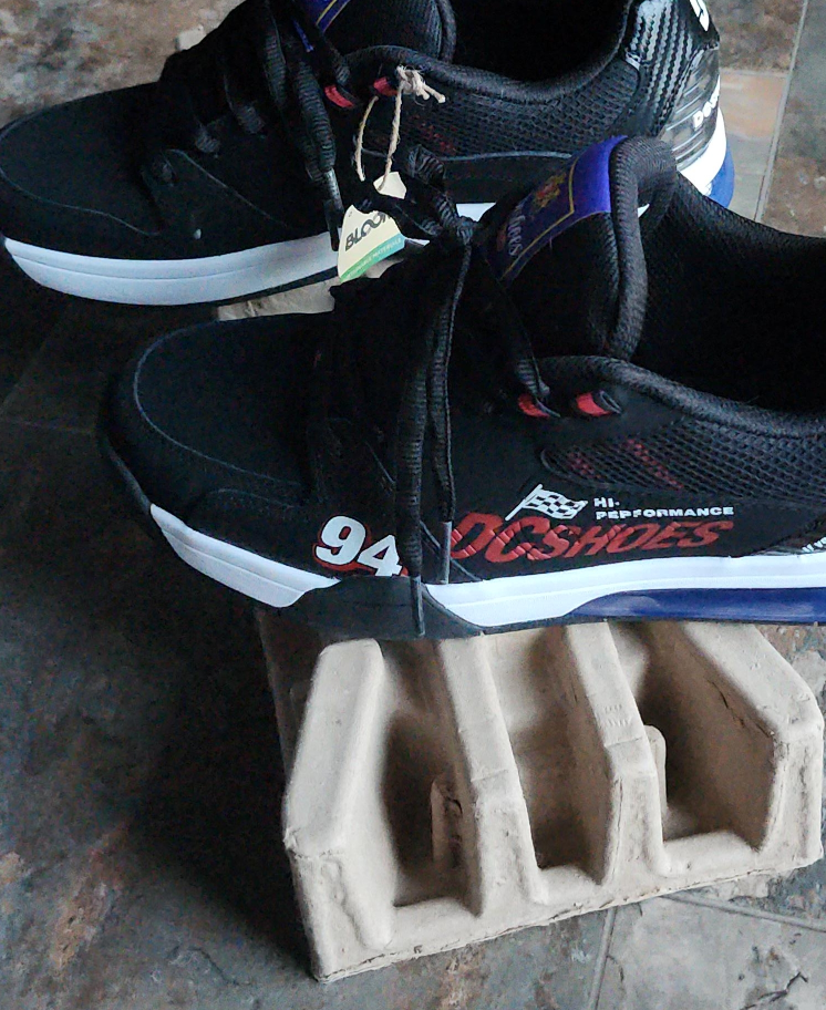DC Shoes Versatile LE Men's Black Sneakers Size 10