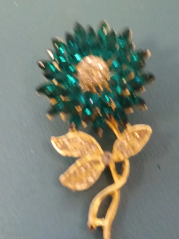 Emerald Green Flower Brooch with Gold Stem