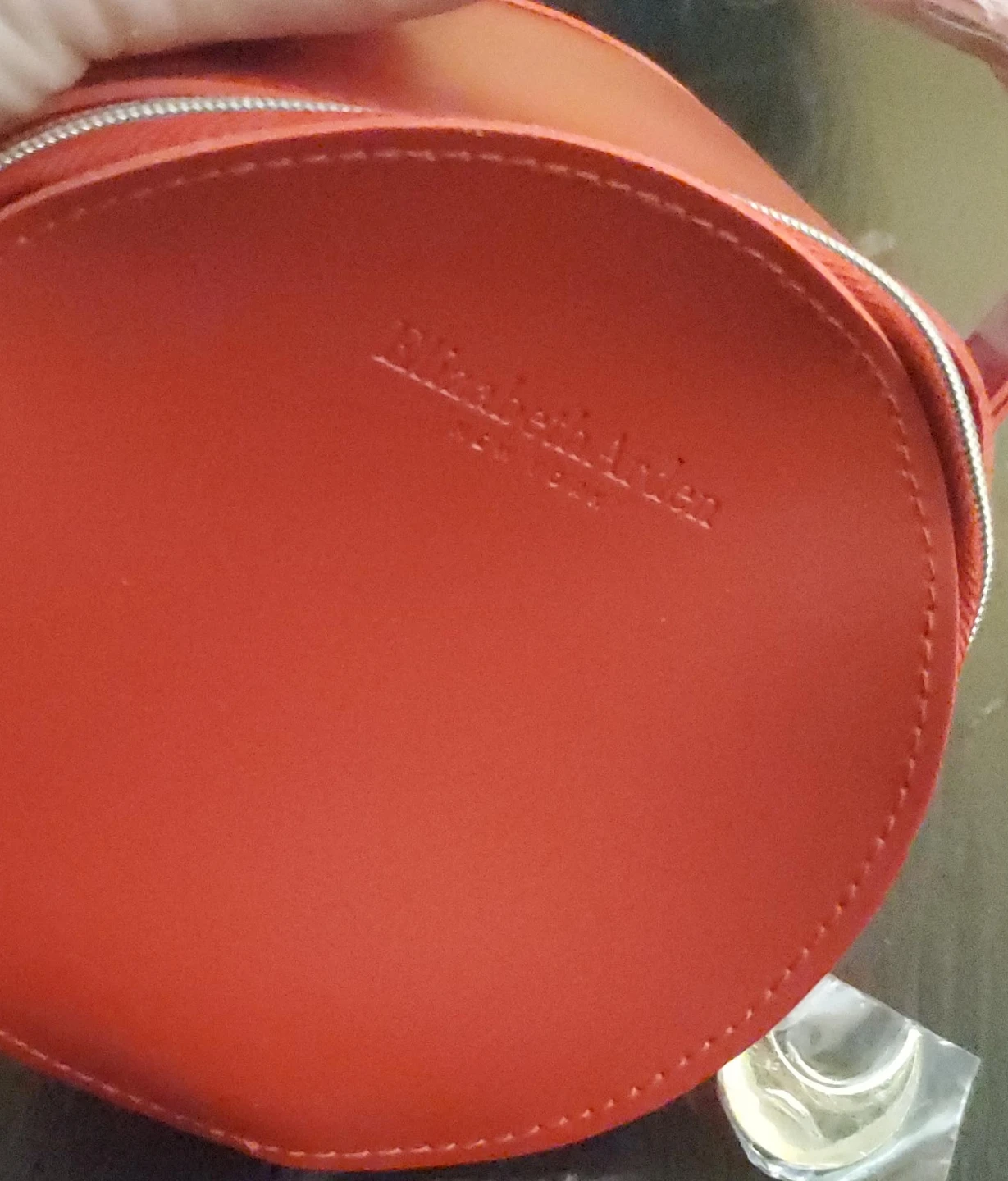 Elizabeth Arden Red Round Cosmetic Bag - photo 2