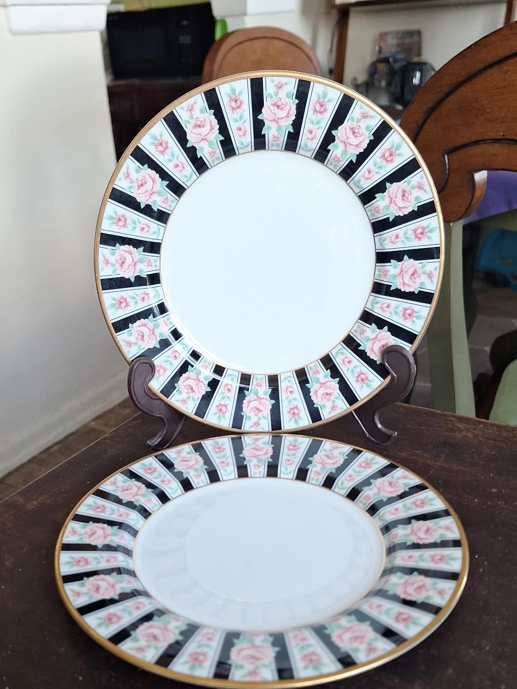 Set of 2 Decorative Floral Plates