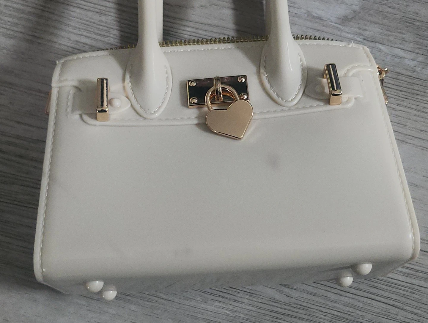 White mini handbag with heart lock - photo 2