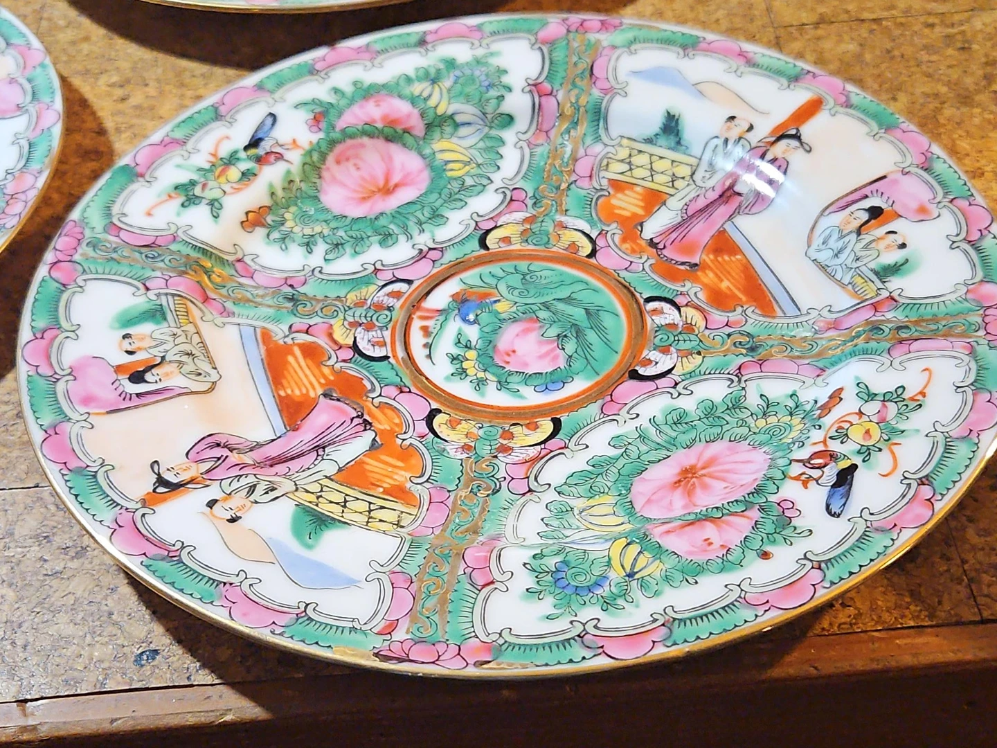 Set of 3 Vintage Rose Medallion Plates