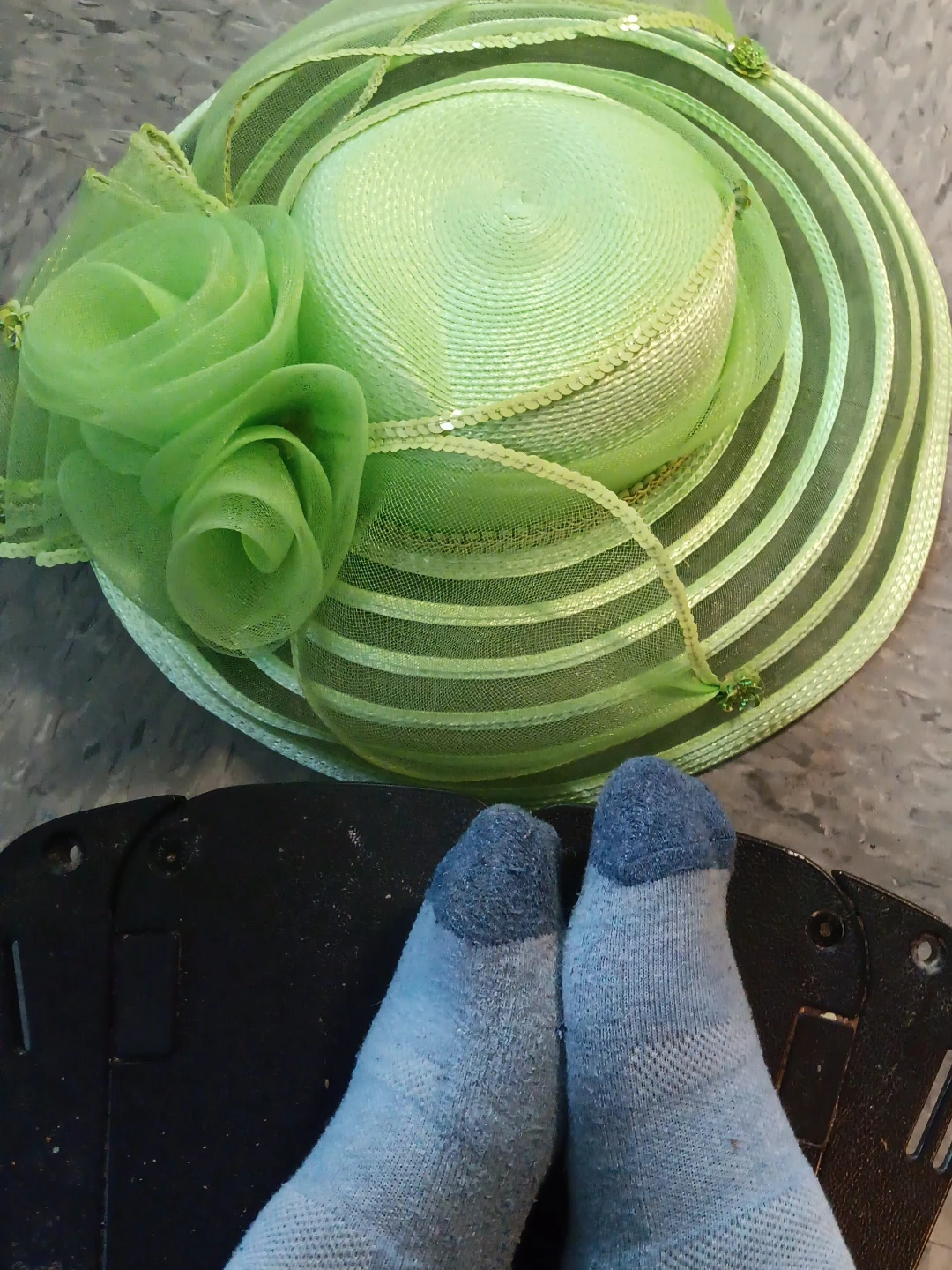 Women's Lime Green Mesh Fascinator Hat