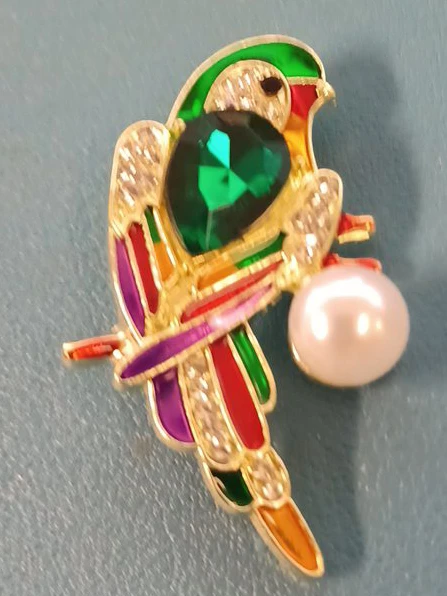 Parrot Brooch with Emerald Green Gem and Pearl Accent