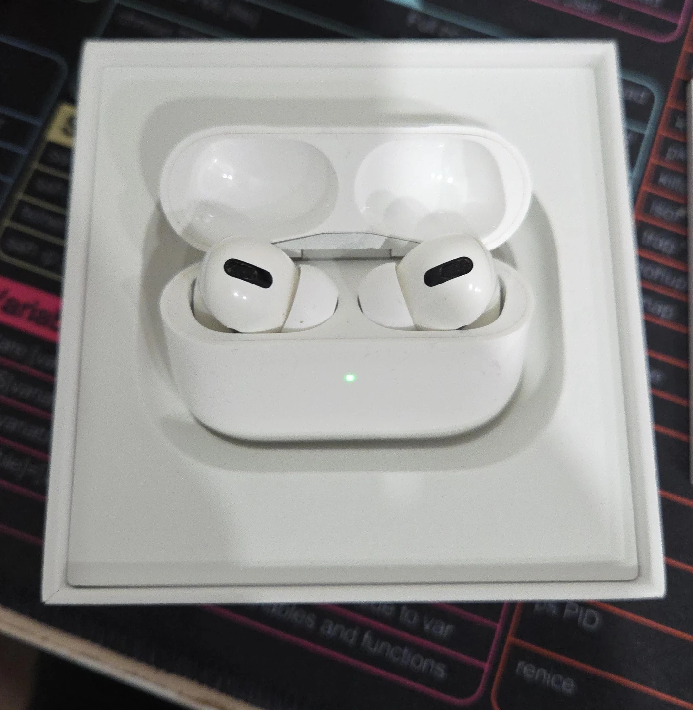Apple AirPods Pro with MagSafe Charging Case