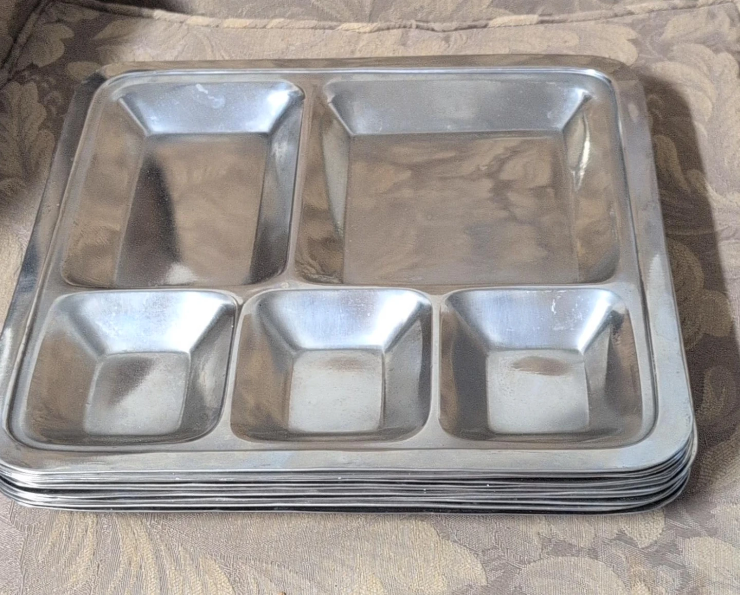 Stackable Metal Compartment Plates (Set of 22 )