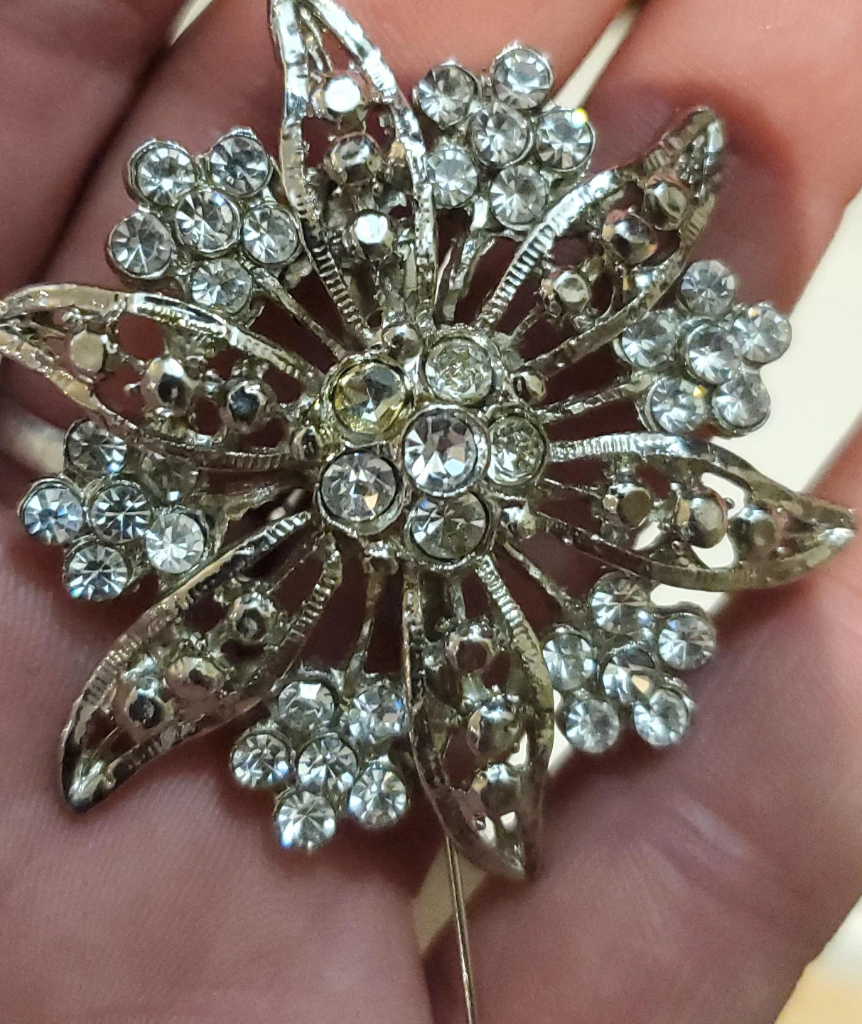 Sparkling Rhinestone Flower Brooch