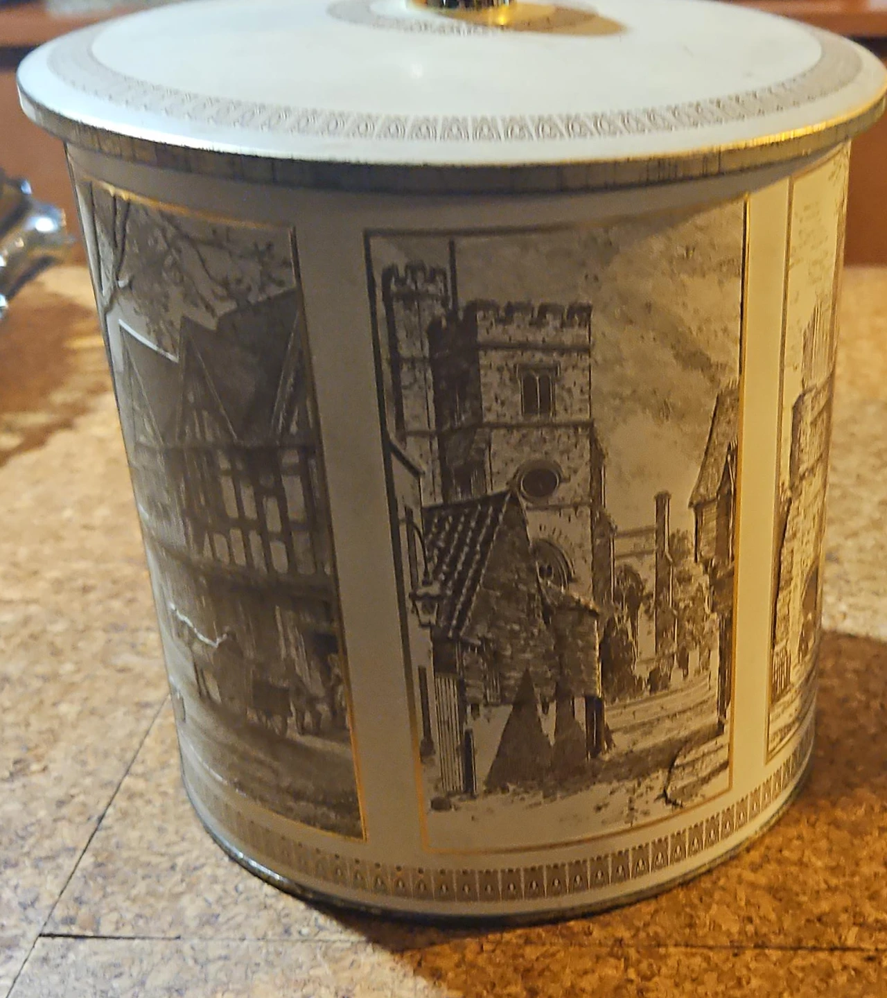 Vintage Metal Tin with Moisture Absorber