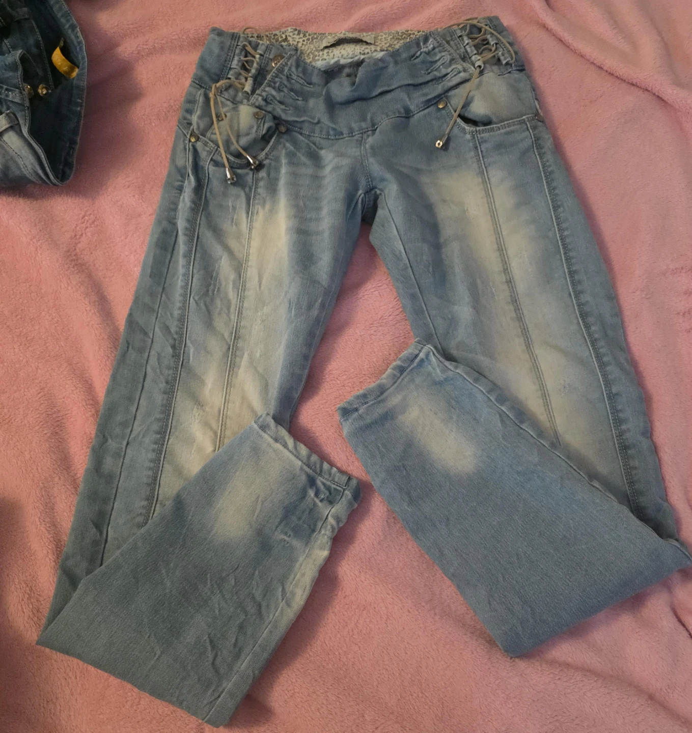 Women's Light Wash Lace-Up Jeans