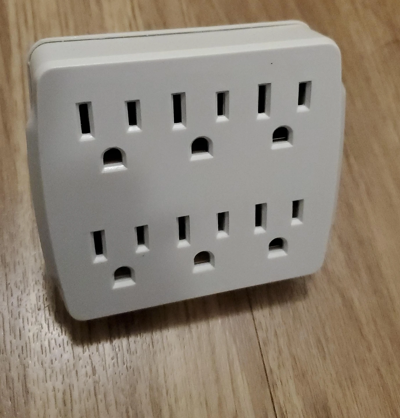6-Outlet Wall Tap Power Adapter - photo 2