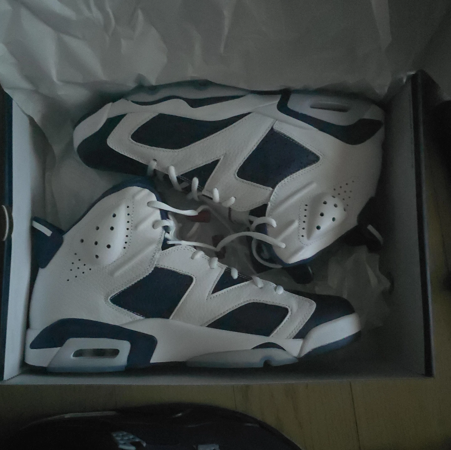 Air Jordan 6 Retro White Navy Sneakers