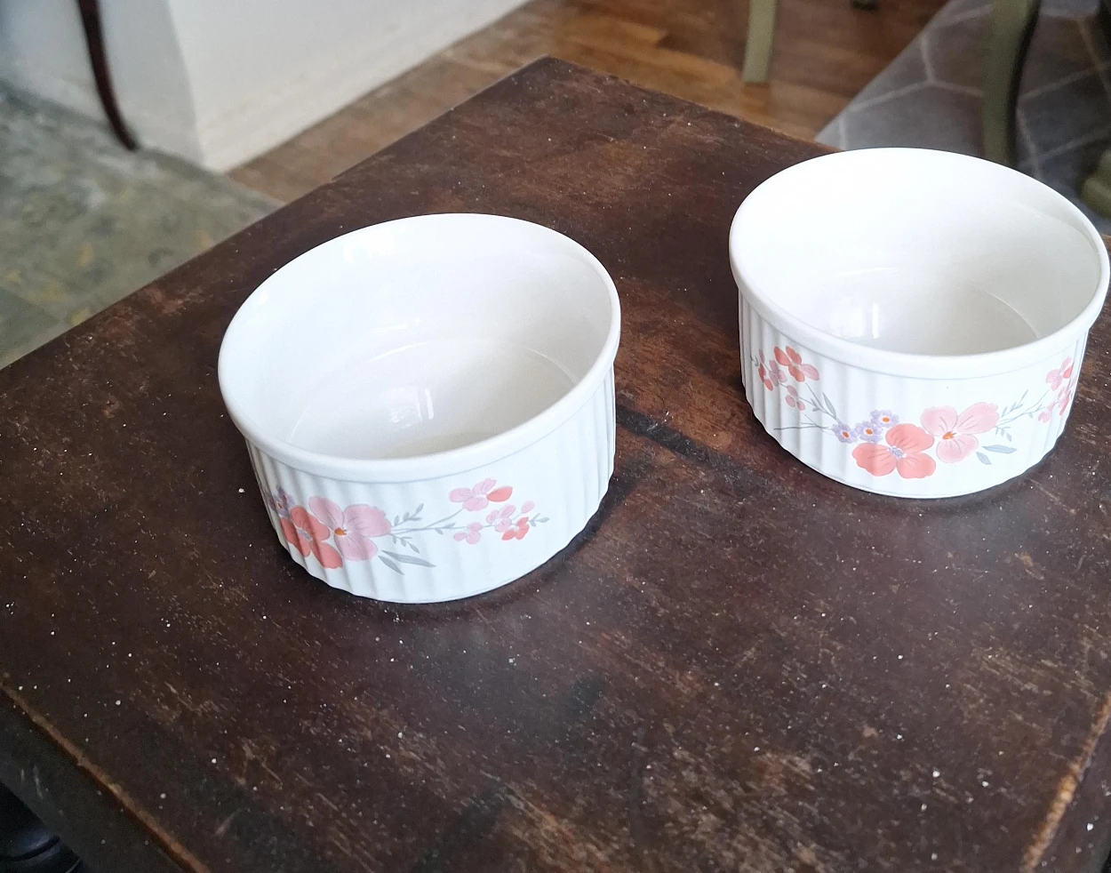 Set of 2 Ramekins with Floral Design