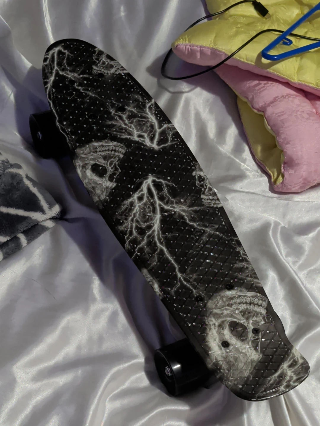 Penny Board Style Skateboard - Black Lightning Skull Design