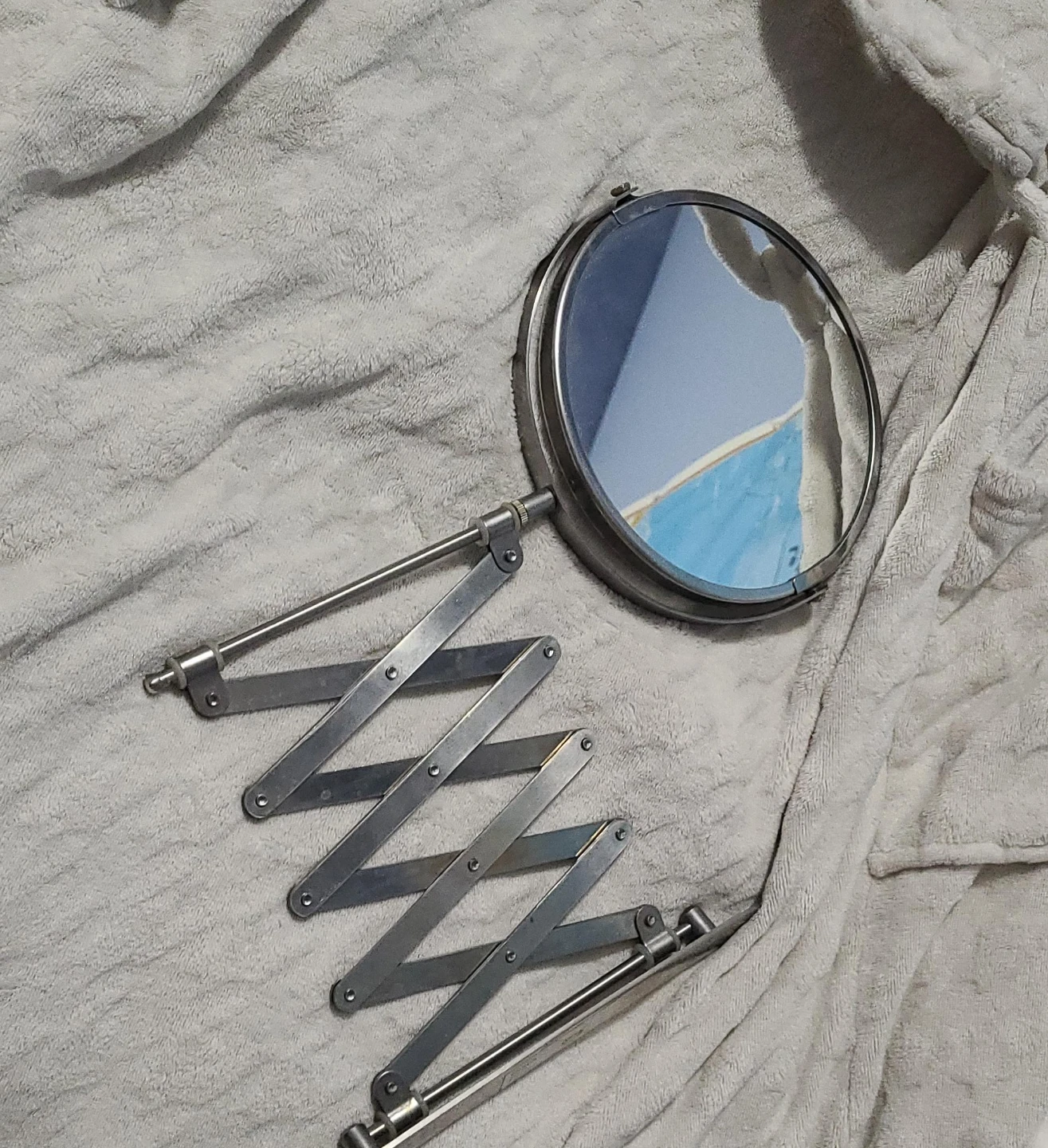 Extendable Wall Mounted Mirror