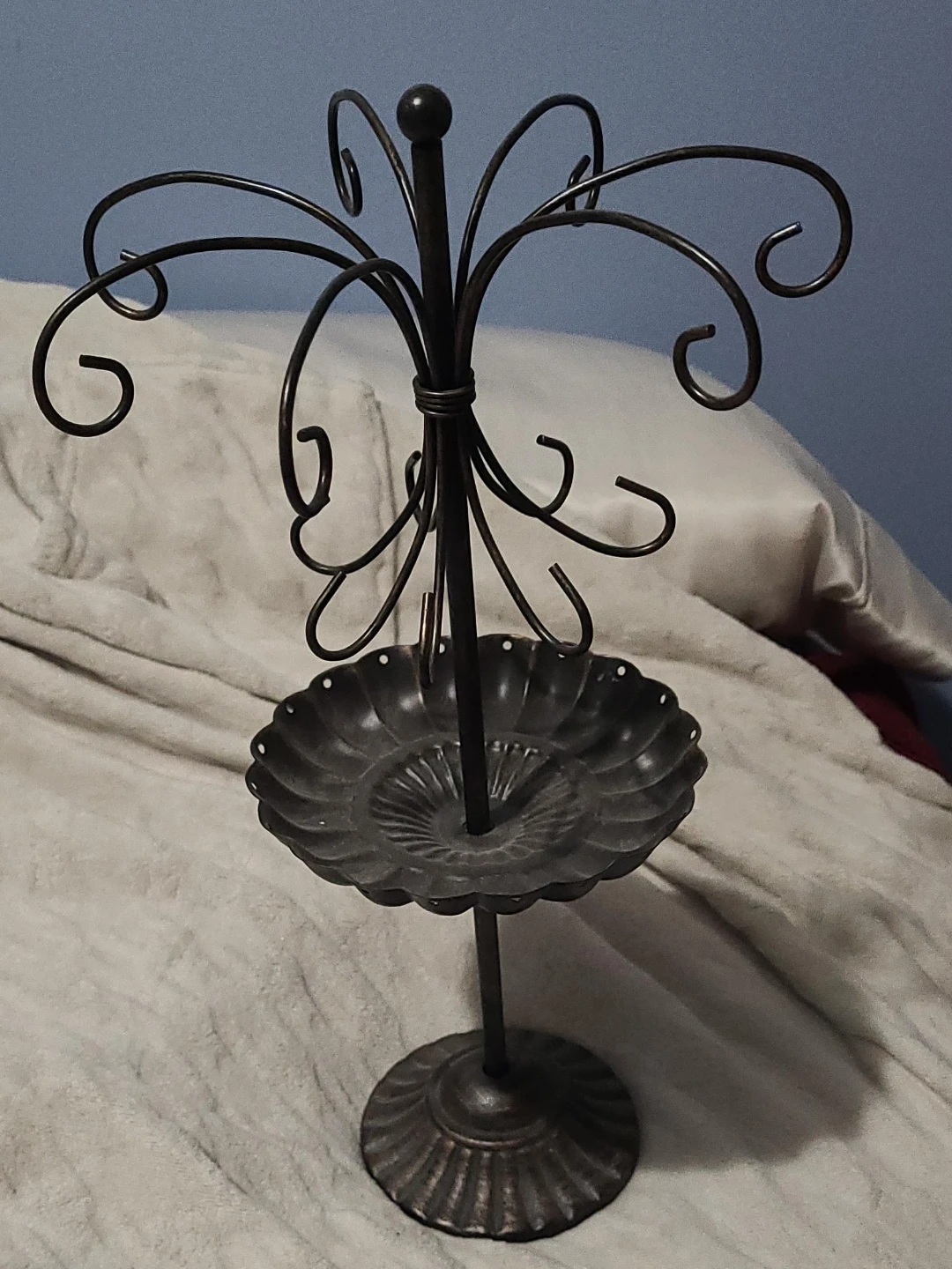 Metal Jewelry Stand