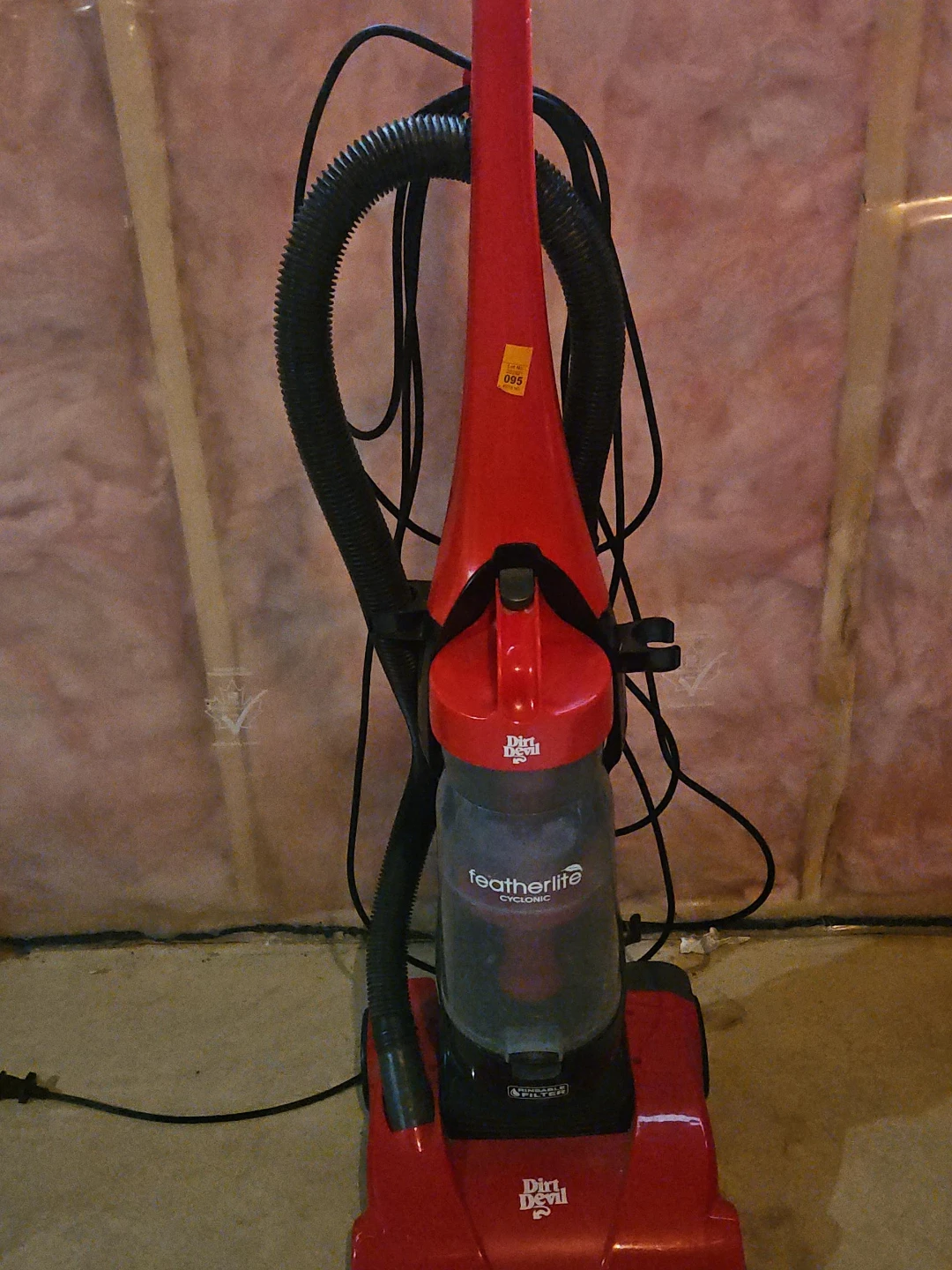 Dirt Devil Featherlite Cyclonic Upright Vacuum Cleaner