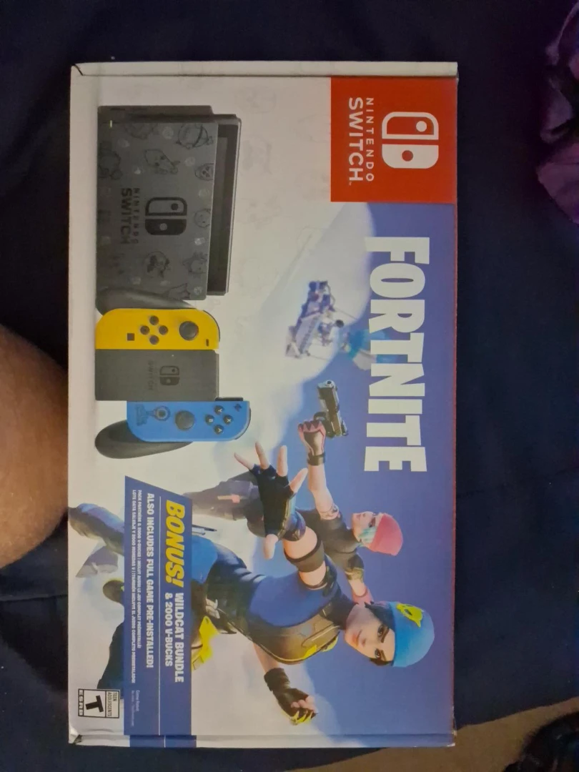 Nintendo Switch Fortnite Wildcat Bundle